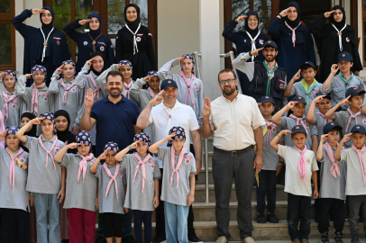 Yalova Belediye Başkanı Tutuk’tan çocuklara dondurma