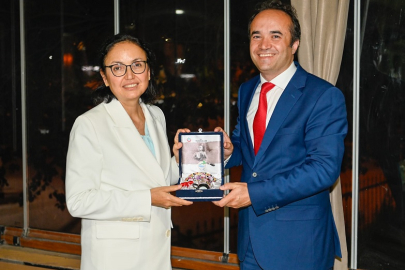 Yalova Valisi Hülya  Kaya’dan plaketli uğurlama