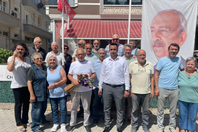 Yalova Çiftlikköy’de Savaş Kaşıkçı Mazbatasını Aldı