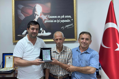 Yalovalı çevreci vatandaşa Başkandan plaket