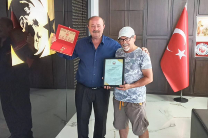 Üstün Hizmet Ve Şeref Madalyasını Temel'le Paylaştı