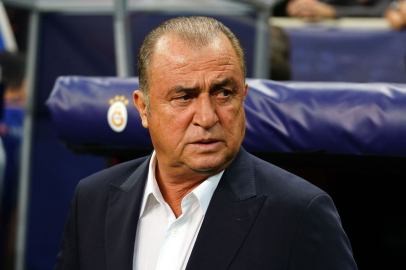 Stefan Kuntz ile yollar ayrıldı! Milli Takım'ın yeni teknik direktörü kim olacak? Fatih Terim Milli Takım'a geri dönecek mi? Şenol Güneş Milli Takım'ın başına geçecek mi? Arda Turan Milli Takım'a gelecek mi?