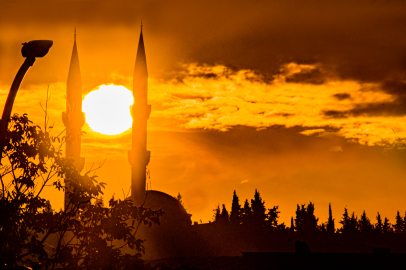 Yalova’da çalışma saatleri değiştirildi mi? Yalova’da mesai saatlerinde değişikli oldu? Yalova’da mesai kaçta başlıyor? Yalova’da mesai bitimi saat kaçta?