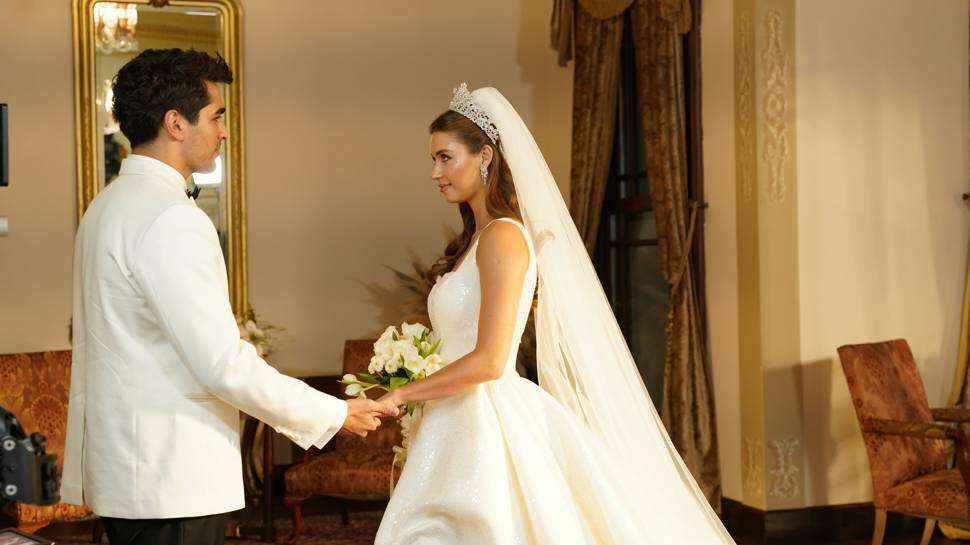 Afra Saraçoğlu Mert Raman Demir 2