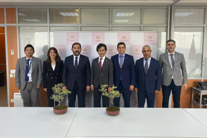 Yalova Bonsai Sanat Müzesine KASAHARA Kenichi'den destek