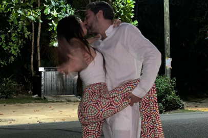 Boşanma iddialarına Neslihan’dan öpücüklü yanıt! Kadir aldattı, Neslihan öpmelere doyamadı!