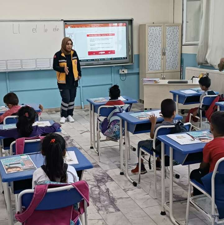 altınova'da çocuklara ambulans eğitimi verilldi