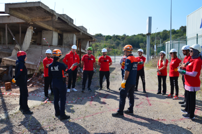 Yalova’da gerçeği aratmayan deprem tatbikatı! Yalova Sivil Arama Kurtarma Derneği, Afad'tan hafif kentsel arama kurtarma eğitimi aldı