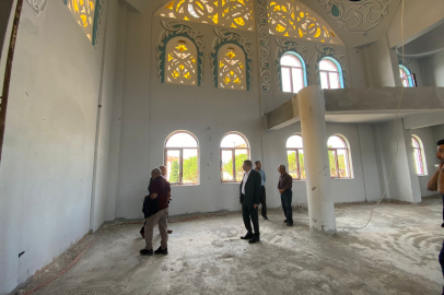 Tokat, cami çalışmasını inceledi