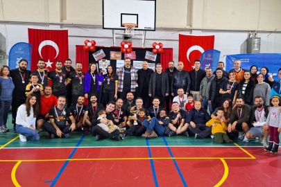 Armutlu’da voleybol şöleni sona erdi