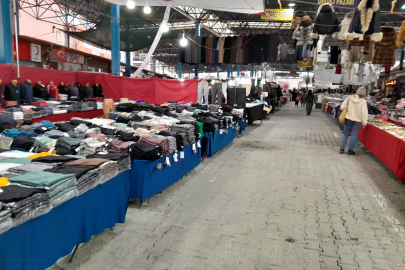 Yalova Sosyete Pazarı esnafı, “Vatandaş kemer sıkmak zorunda kalıyor”