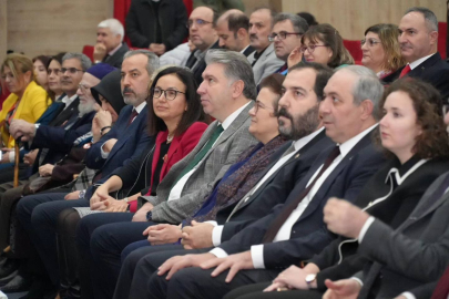 Yalova Üniversitesi ev sahipliğinde gerçekleşen I. Ulusal Kadının ve Ailenin Güçlendirilmesi Sempozyumu başladı.