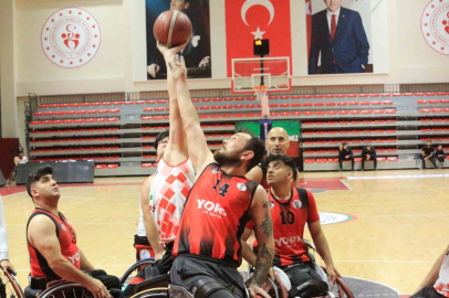 Yalova Ortopedikler Spor Kulübü (YOSK) evinde mağlup oldu