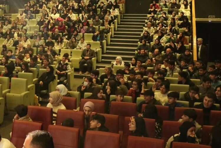 gri koç yalova'da öğrencilerle buluştu