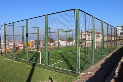 Yalova’ya 3 yeni mini halı saha kazandırıldı