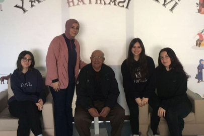 Altınova Anadolu Lisesi öğrencileri Yalova Paşakent Huzurevi’ni ziyaret etti