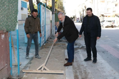 Yalova Çiftlikköy’de kaldırım çalışmaları devam ediyor