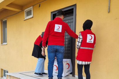 Yalova'da depremzede aileler ziyaret edildi