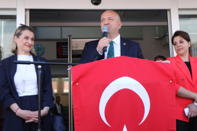 Avni Kurt resmen göreve başladı: “Mazbata görev belgesidir, tapu belgesi değildir”