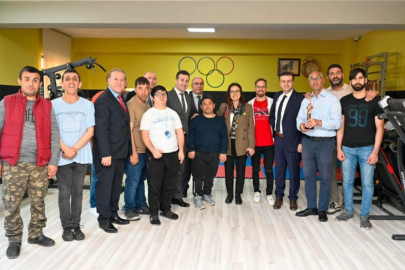 Vali Kaya, özel gereksinimli bireylerle bir araya geldi