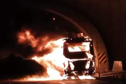 Yalova-Bursa Otoyolu üzerinde bir yolcu otobüsü alevler içinde kaldı