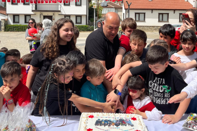 Güneyköy Muhtarıdan çocuklara sürpriz kutlama