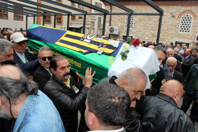 Ajda Sayınberk çok sayıda seveni eşliğinde dualarla uğurlandı