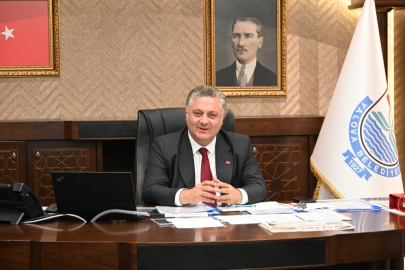 Yalova Belediye Başkanı Mehmet Gürel, “1 Mayıs İşçi Bayramı’nız kutlu olsun”