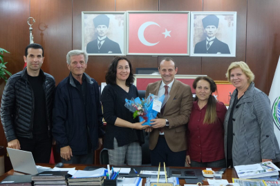 Başkan Yele makamın kapılarını ziyaretçilerine açıyor