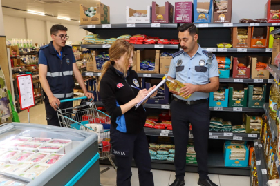 Yalova’da zabıta, zincir marketleri denetliyor