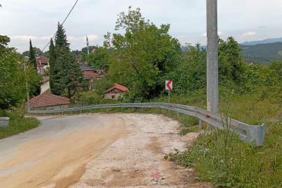 İl Özel İdaresi köy yollarına otokorkuluk yaptı