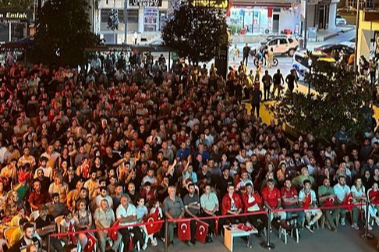 Altınova'da Çeyrek Final coşkusu yaşandı