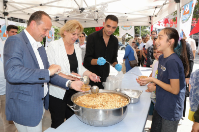 Başkan Yele’den Çiftlikköylülere aşure ikramı
