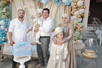 Turan Canbay sünnet töreninde ailelerle bir araya geldi