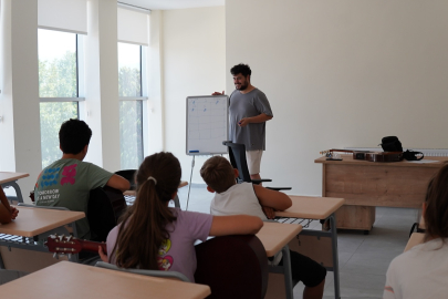 Kadıköy'de Yaz Dönemi Gitar Kursu Başladı