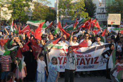 Haniye için Yalova'da miting düzenlendi