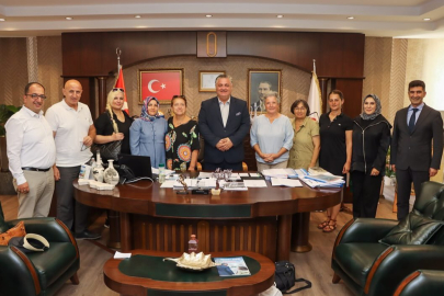 Başkan Gürel Yalova Sahipsiz Hayvanları Koruma Vakfı’nı ağırladı