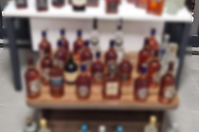 Yalova'da sahte içki operasyonu!  72 şişe kaçak alkol ele geçirildi