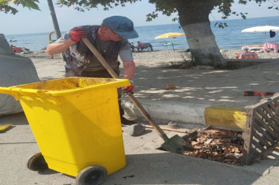 Çınarcık Belediyesi ekipleri temizlik çalışmalarına büyük bir titizlikle devam ediyor