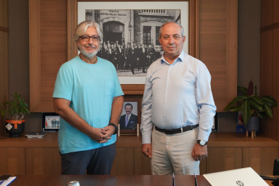 Tiyatro Sanatçısı ve Sanat Yönetmeni Süha Uygur YTSO’daydı