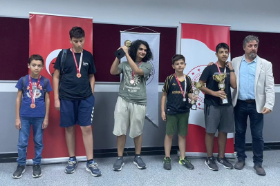 Uzmanlar Koleji "Gaziler Günü Satranç" Turnuvasında 1. Oldu