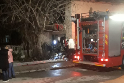 GOP Mahallesi'nde metruk ev yangını