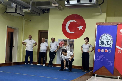 Bocce karşılaşmasında dostluk kazandı