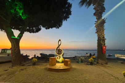 Çiftlikköy’de genç müzisyenlere açık sahne