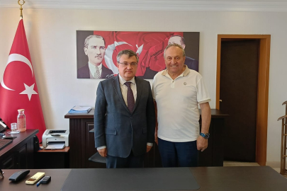 Kenan Engin, Çiftlikköy Kaymakamı Ali Ada ile bir araya geldi