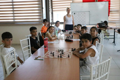 Çiftlikköy’de Geleceğin Kasparov’ları ilk hamlelerini yapıyor