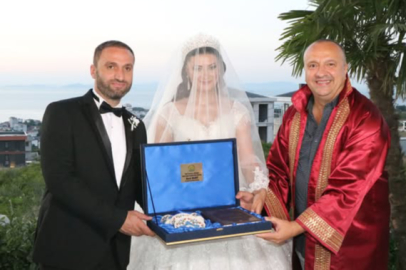 Başkan Kurt, Merve ve Zekeriya çiftinin mutluluğuna ortak oldu