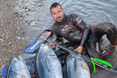 Fenomen Sportif Balıkçı Selçuk Koşar orkinosla boğuşan çiftin imdadına yetişti