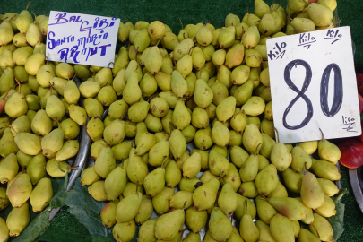 Şifa deposu armut Yalova Semt Pazarı'nda yoğun ilgi görüyor