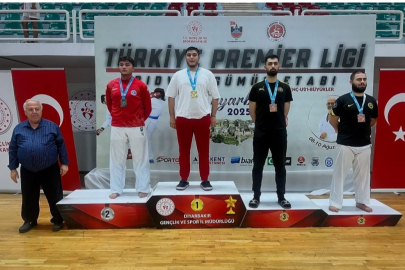 Karatede kürsüye ambargo koyduk